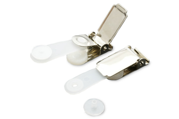 Ausweisclips für Hüllen mit Rundloch, Metallclip, vernickelt